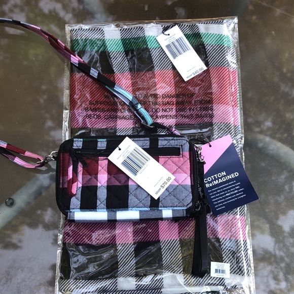 NWT CROSSBODY/WRISTLET & FRINGE SCARF SET by Vera Bradley - Picture 1 of 16